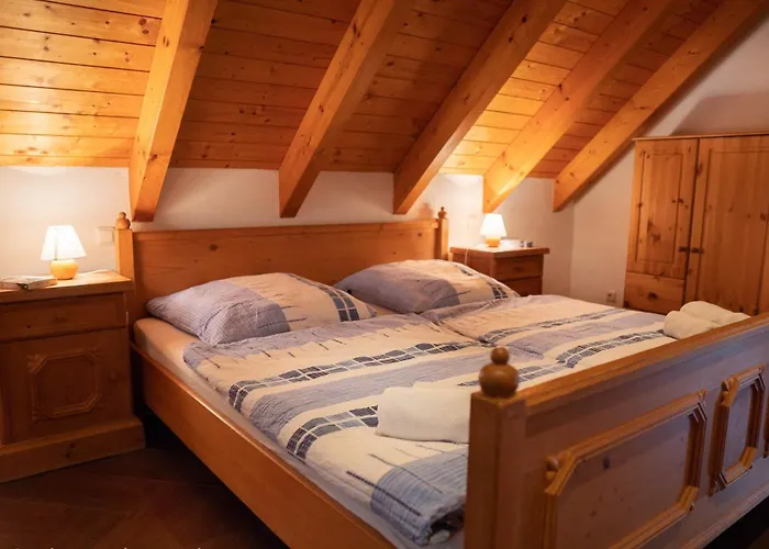 Schwedenhaus Rhön mit Sauna und Schwimmteich